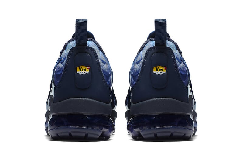 Navy blue clearance air vapormax plus