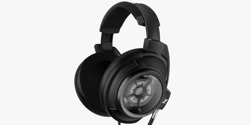 Sennheiser 2025 820 headphones