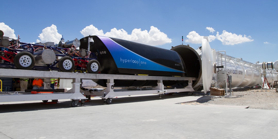 Virgin Hyperloop One представляет новое приложение для раннего бронирования высокоскоростной капсулы для путешествий