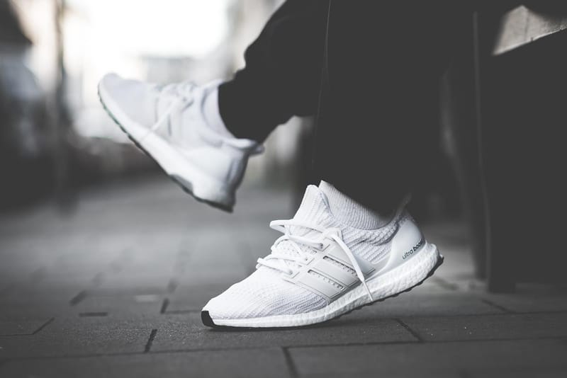 Triple white hotsell ultra boost 4.0