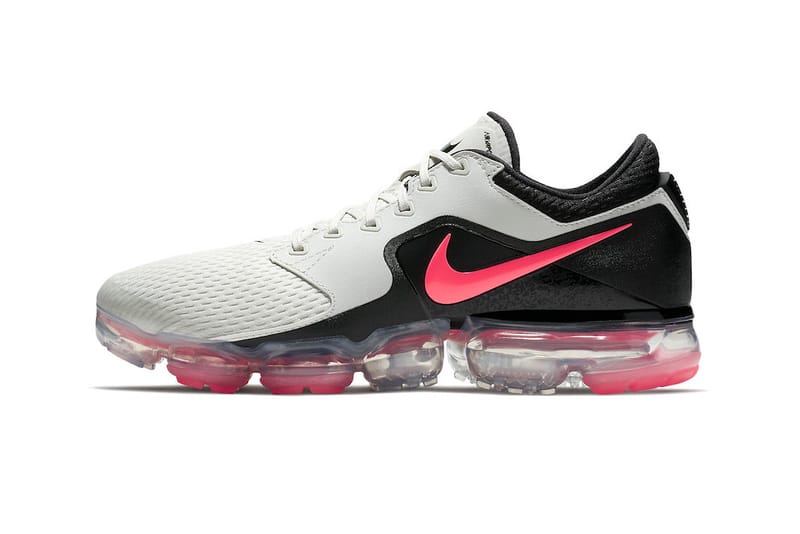 nike air vapormax flyknit 2 black hot punch