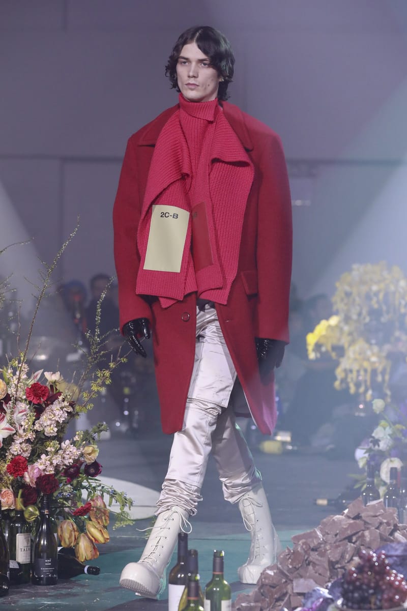 Raf Simons Fall/Winter 2018 Runway Show | Hypebeast