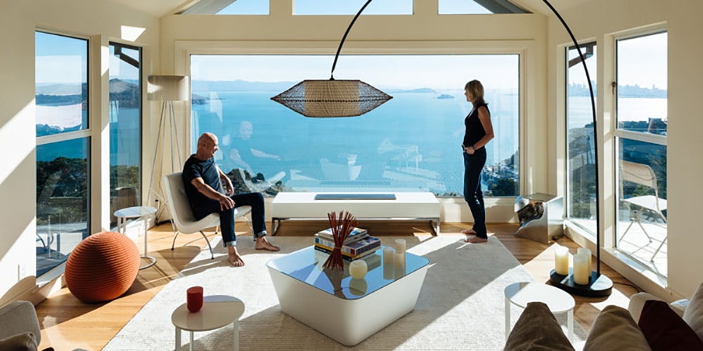 Этот калифорнийский дом со сдержанным интерьером и впечатляющим видом на море