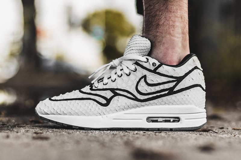 Air max 1 sales zebra