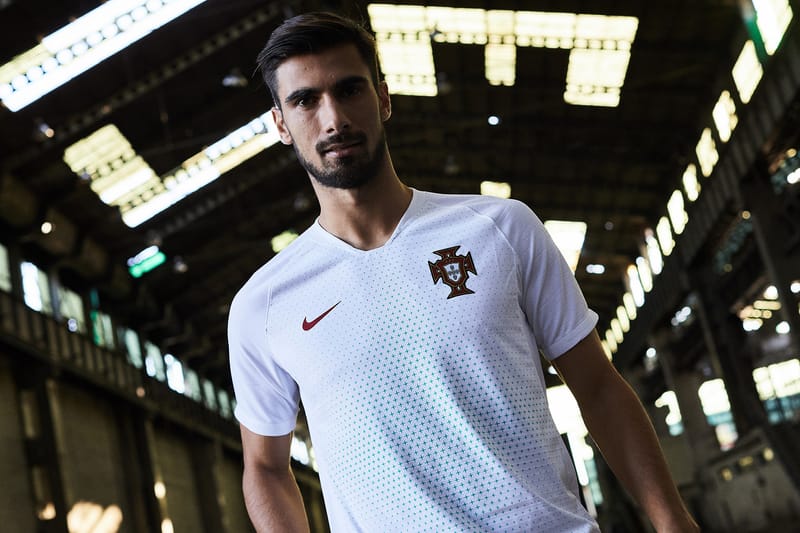 Portugal 2018 best sale world cup jersey