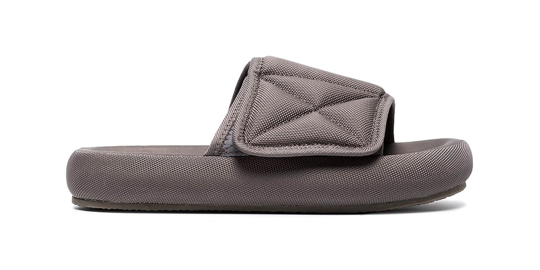 hypebeast yeezy slides