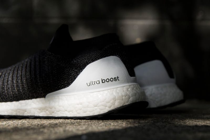 Ultra boost laceless outlet trainers core black