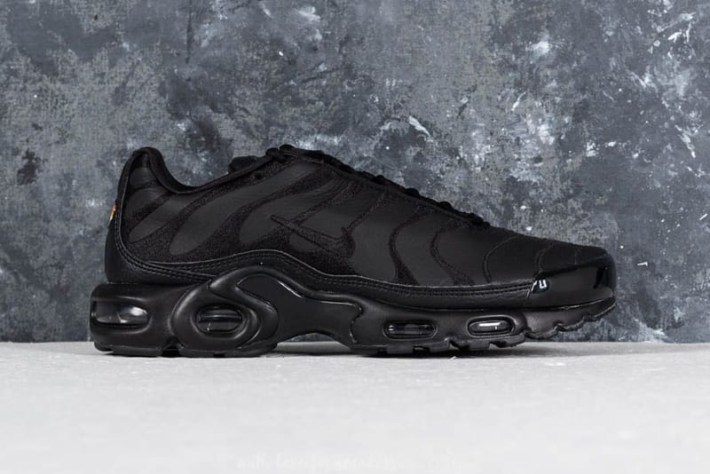 Black leather clearance air max plus