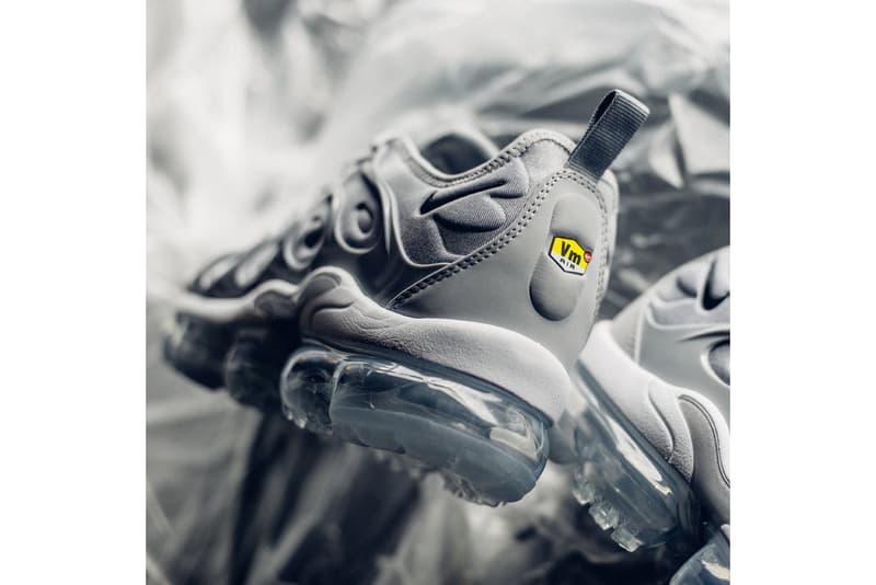 grey air max vapormax plus