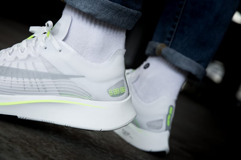 Nike zoom store fly white volt