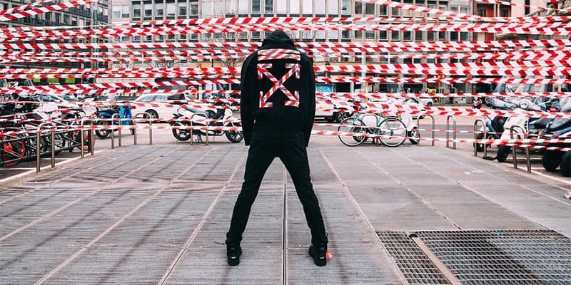 Off white on sale barricade tape hoodie