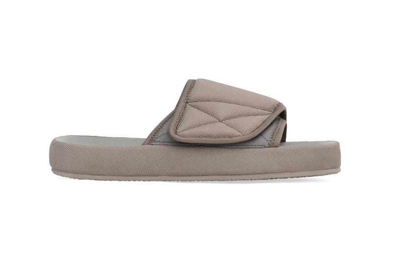 Yeezy season 6 nylon sale slipper taupe