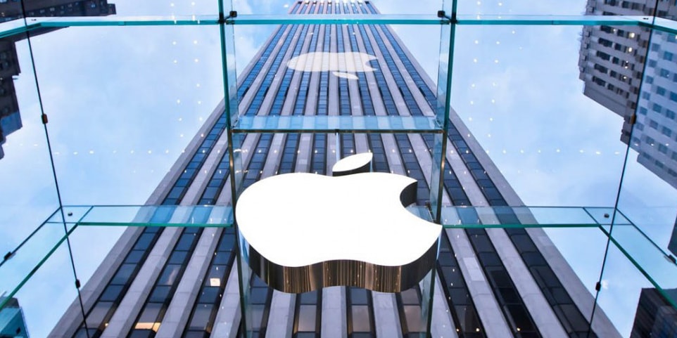 Apple подает на Samsung в суд на 1 миллиард долларов за нарушение патентных прав