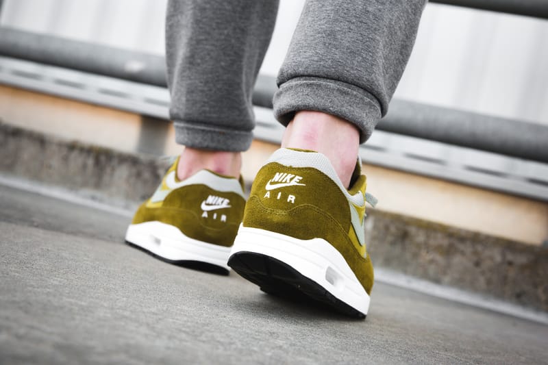 Air max outlet 1 green curry