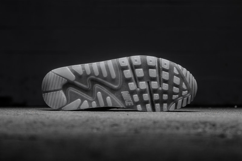 air max 90 black volt