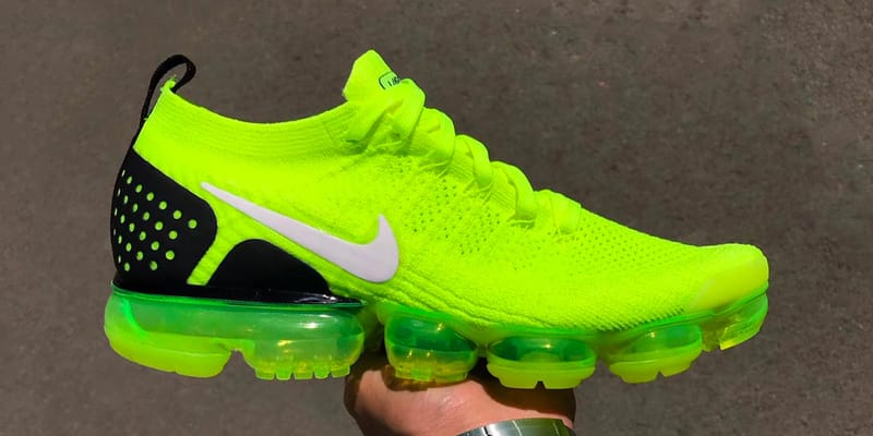 nike air vapormax flyknit 2 volt black