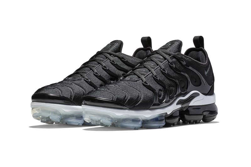 vapormax plus all black