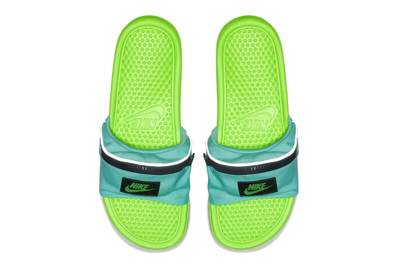 Nike slides with store pouch