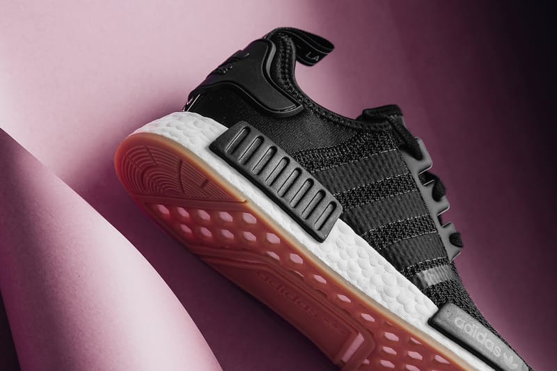 Adidas originals nmd clearance r1 black and pink