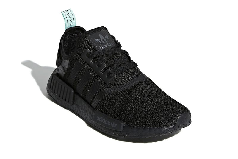 Black store mint nmd