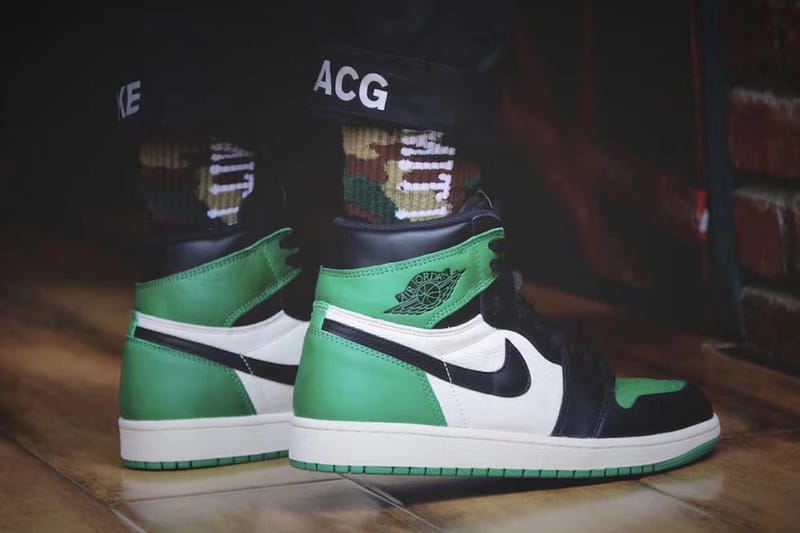 Air jordan 1 mid shop pine green on feet