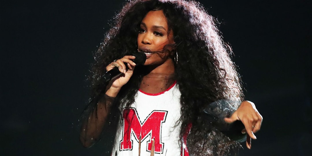 SZA Performs at Her Old High School | Hypebeast