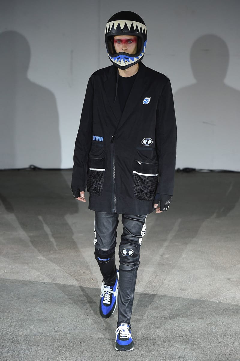 UNDERCOVER THE NEW WARRIORS 2019 SS 冊子 UNDERCOVER THE NEW WARRIORS 2019 SS 冊子 UNDERCOVER 2019 S/S
