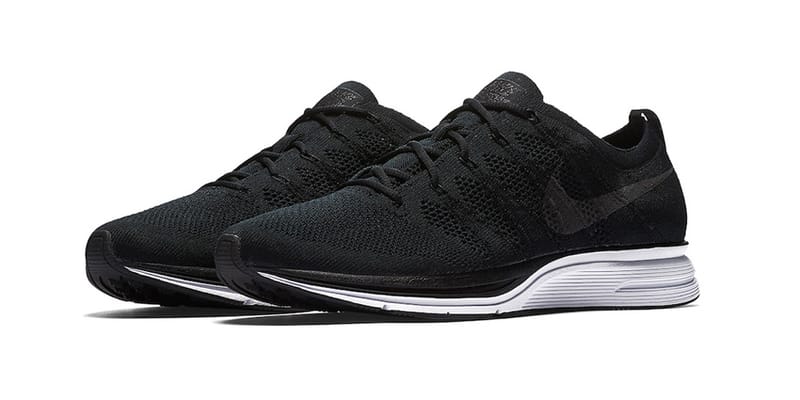 Nike flyknit trainer sale triple black