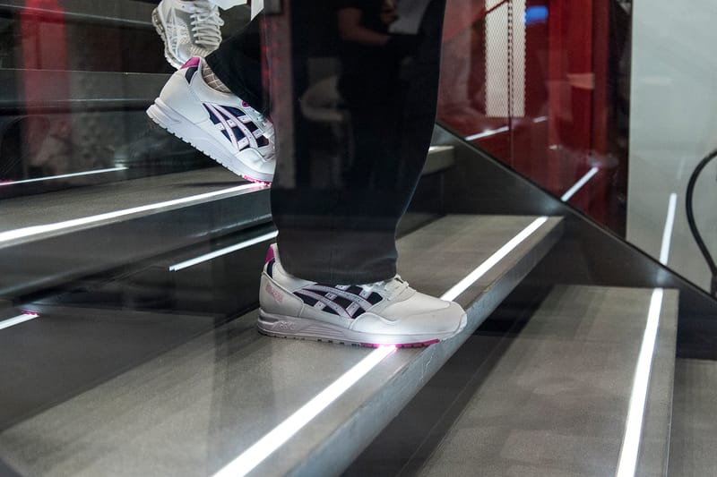 Asics gel deals saga foot locker