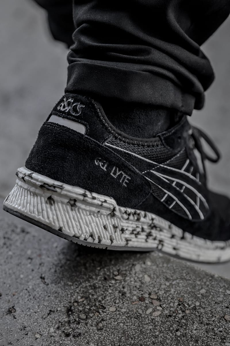 Asics tiger foot deals locker