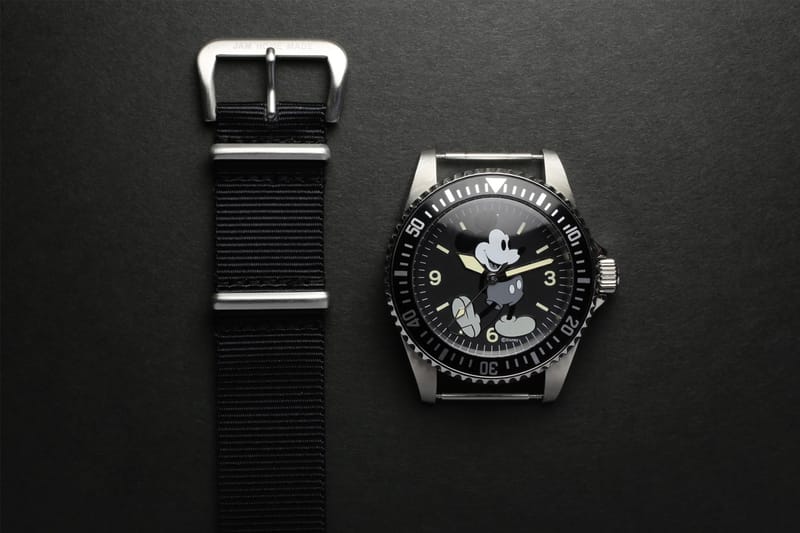 Mickey mouse deals dive watch