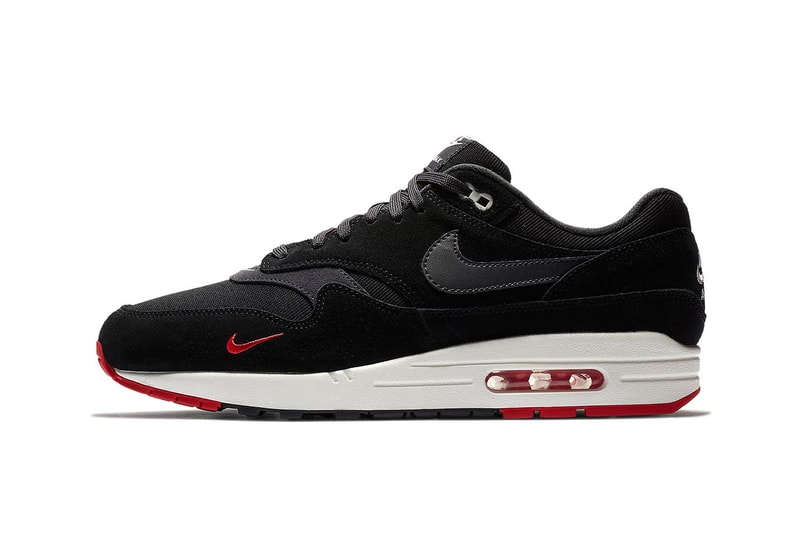 Nike air max 1 black best sale and red