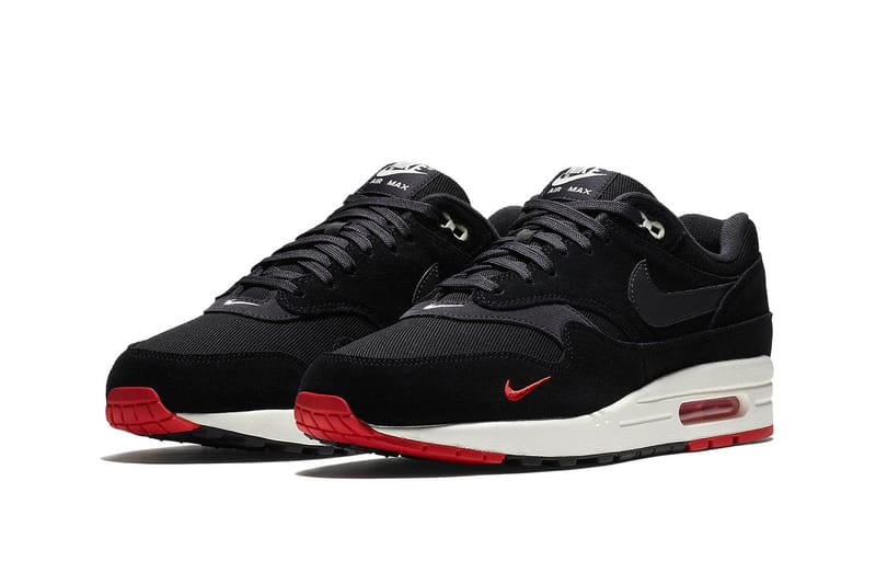 Nike air max deals 1 black and red