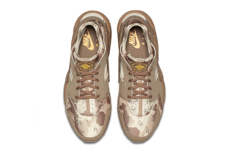 Air huarache deals desert camo