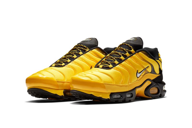 black yellow air max plus