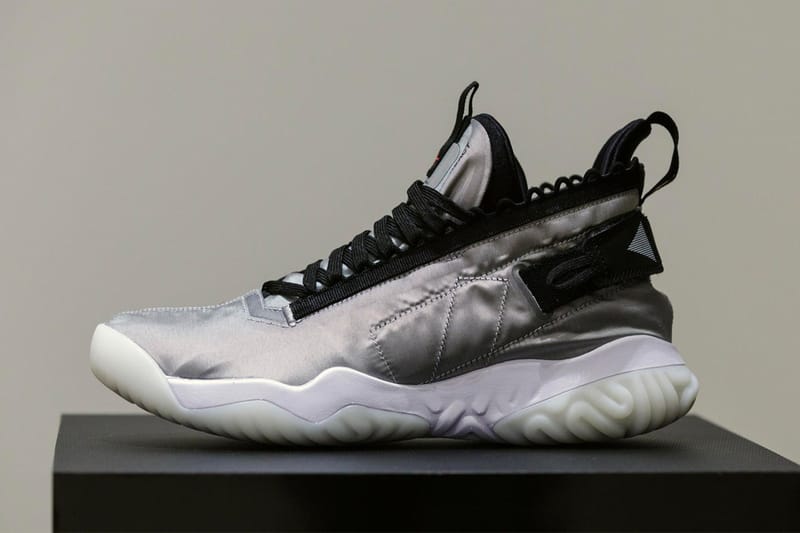 Jordan proto react store silver