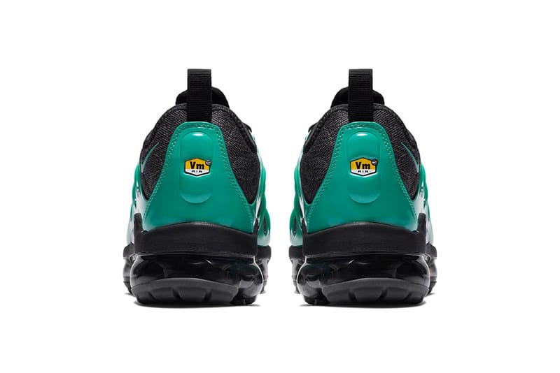 nike air vapormax plus black green