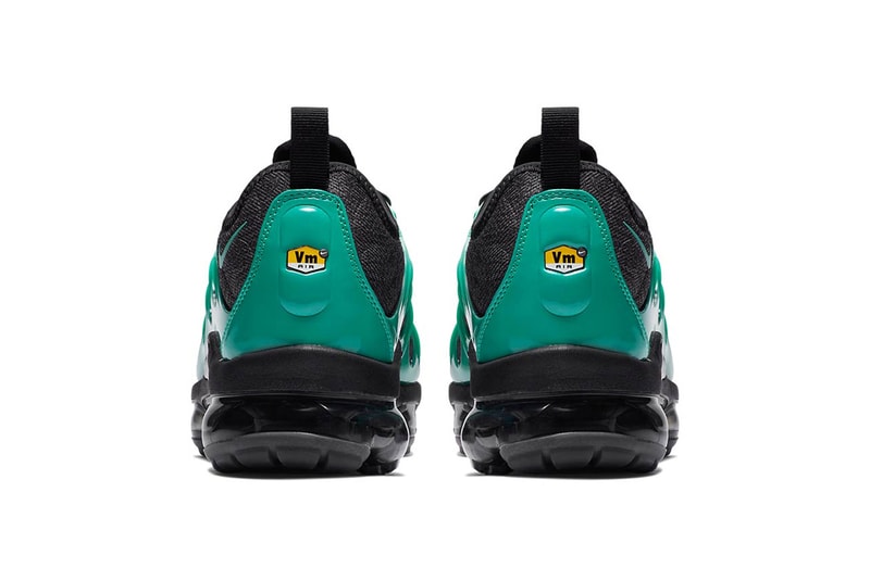 vapormax plus dark green