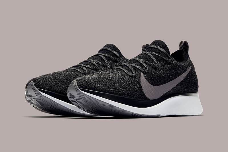 Nike epic react flyknit 2 vs zoom outlet fly