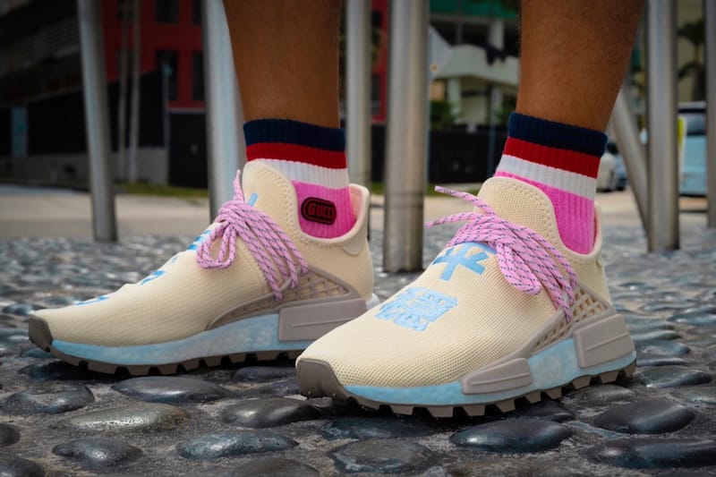 Pink nmd shop on feet