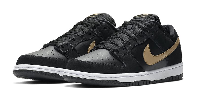 Nike dunks shop gold and black