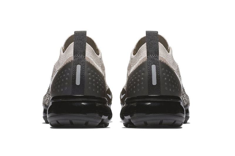 nike air vapormax moc 2 moon particle