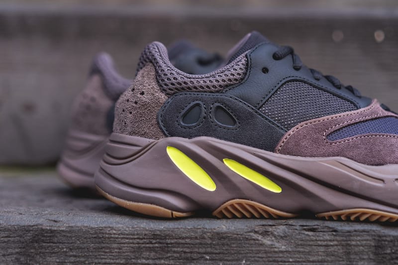 Mauve color yeezy on sale