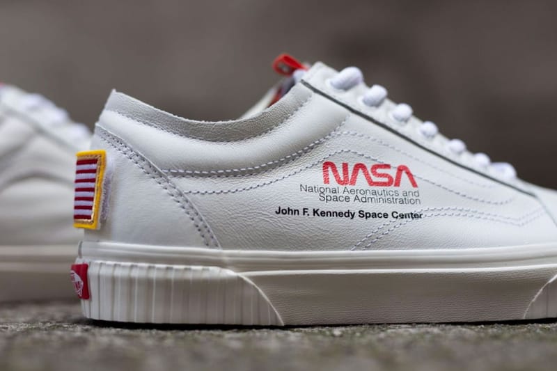 Foot locker hot sale nasa vans