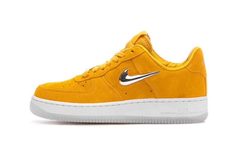 Nike air force outlet 1 07 essential yellow