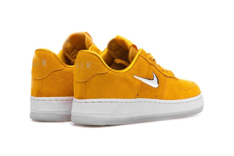 Air force 1 suede on sale yellow