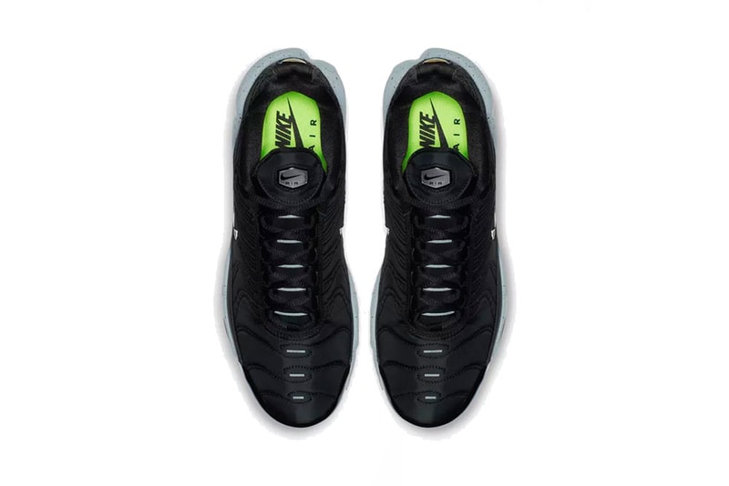 nike air max plus prm black matte silver & volt