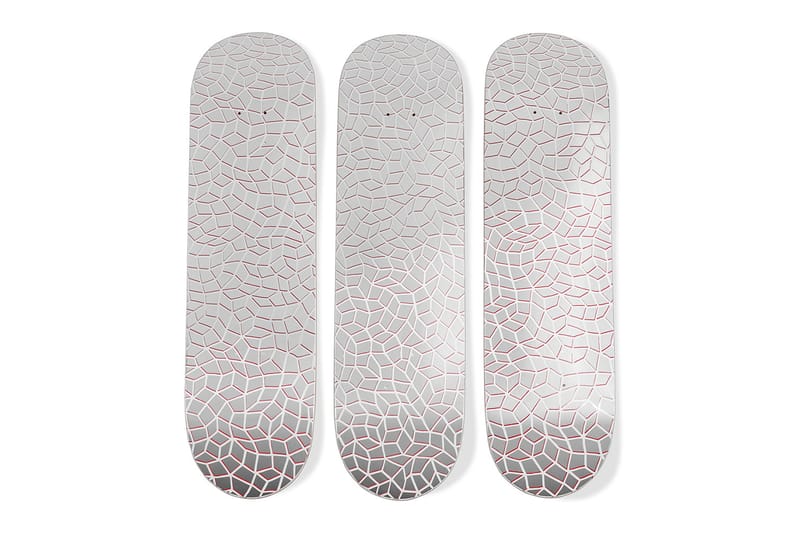 MOMA - Infinity Nets Skateboard 草間彌生 MoMA Yayoi Kusama 'Infinity Nets' Skateboards at MoMA | Hypebeast