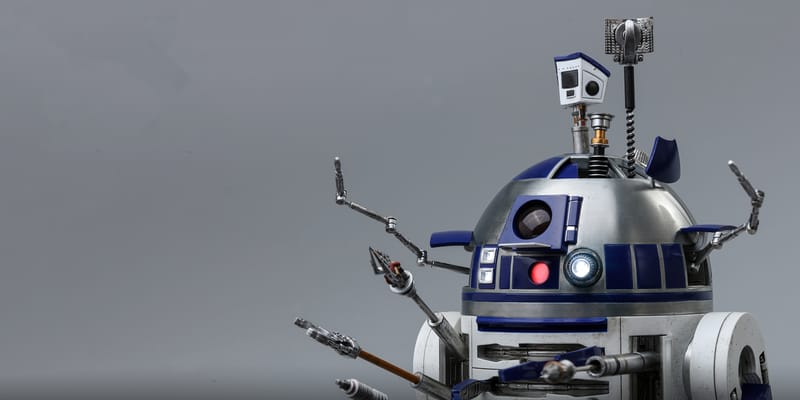 TW-hot-toys-r2-d2-deluxe-