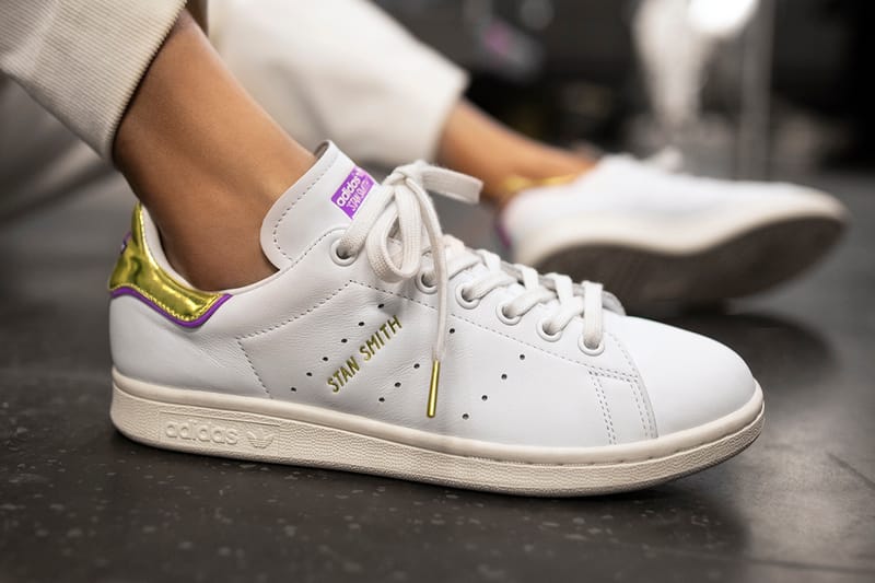 Adidas originals tfl samba discount rose in purple and white